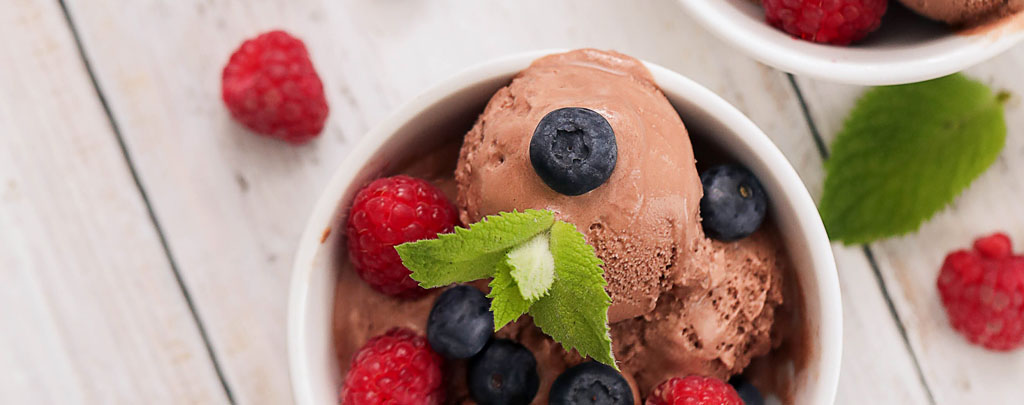 helado-chocolate-fruta